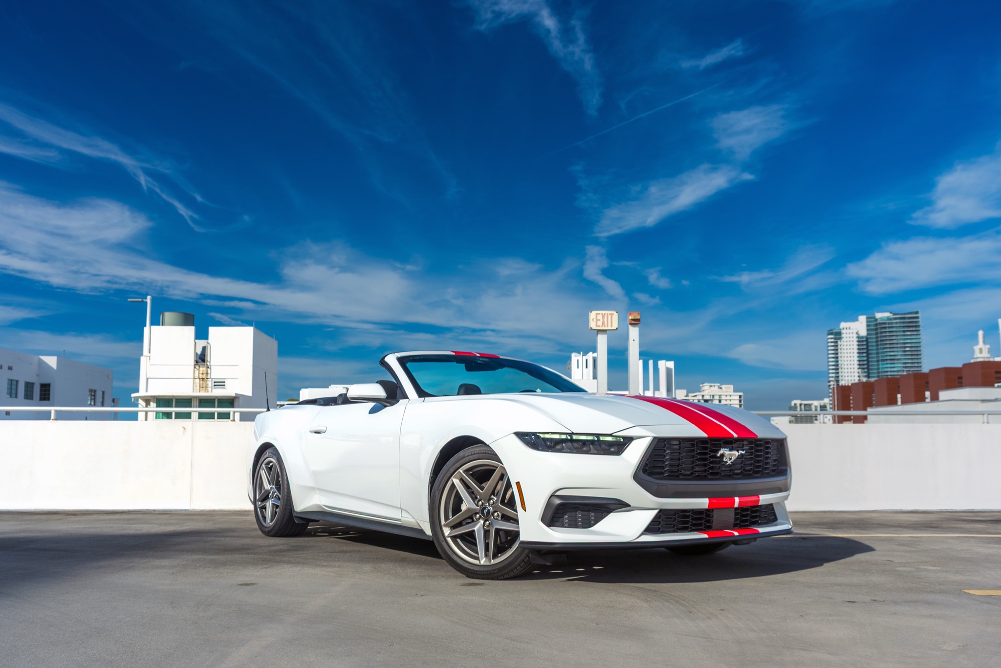 Ford Mustang Convertible White (Red Stripe) - Image 1