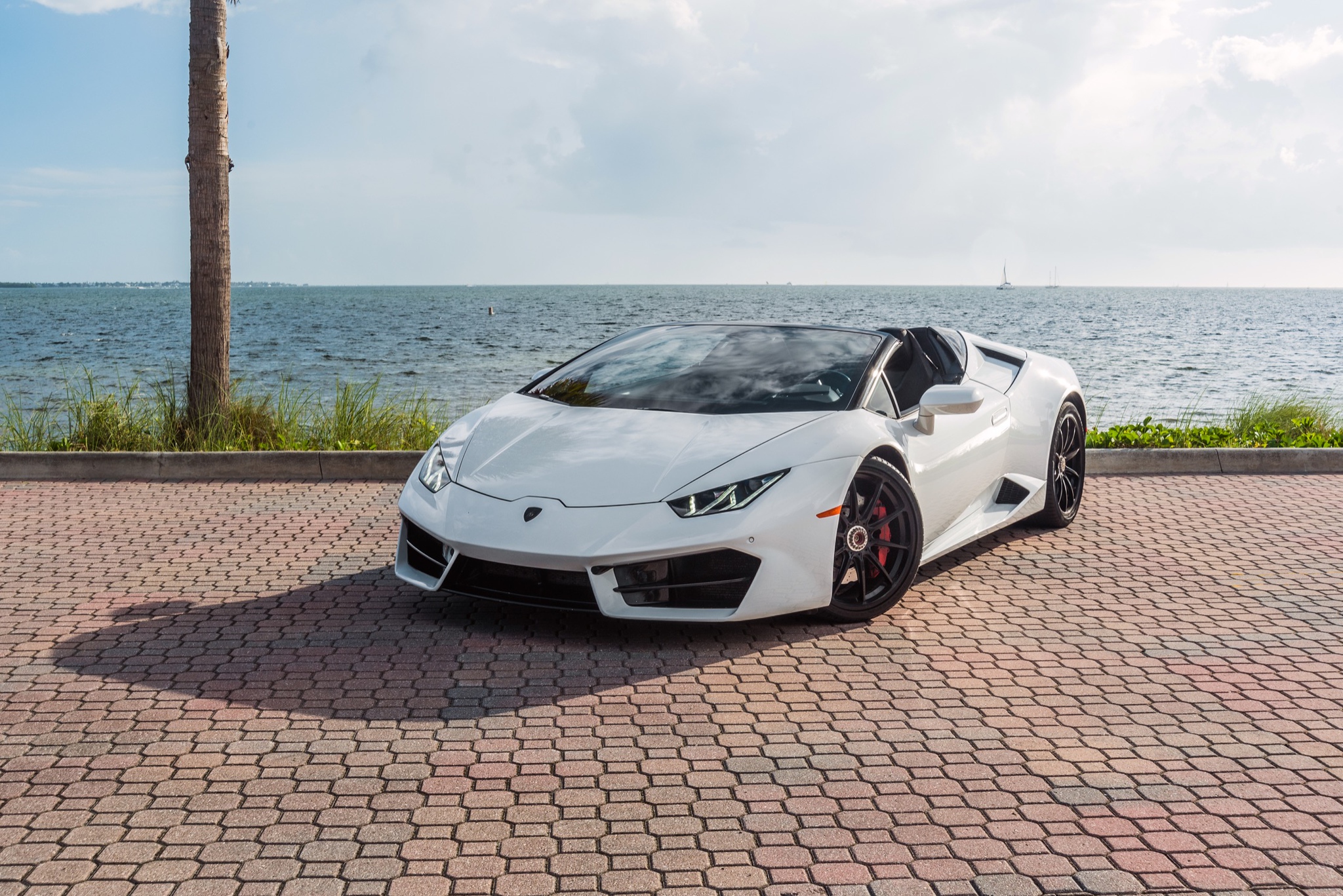 Lamborghini Huracan Spyder Bianco Monocerus