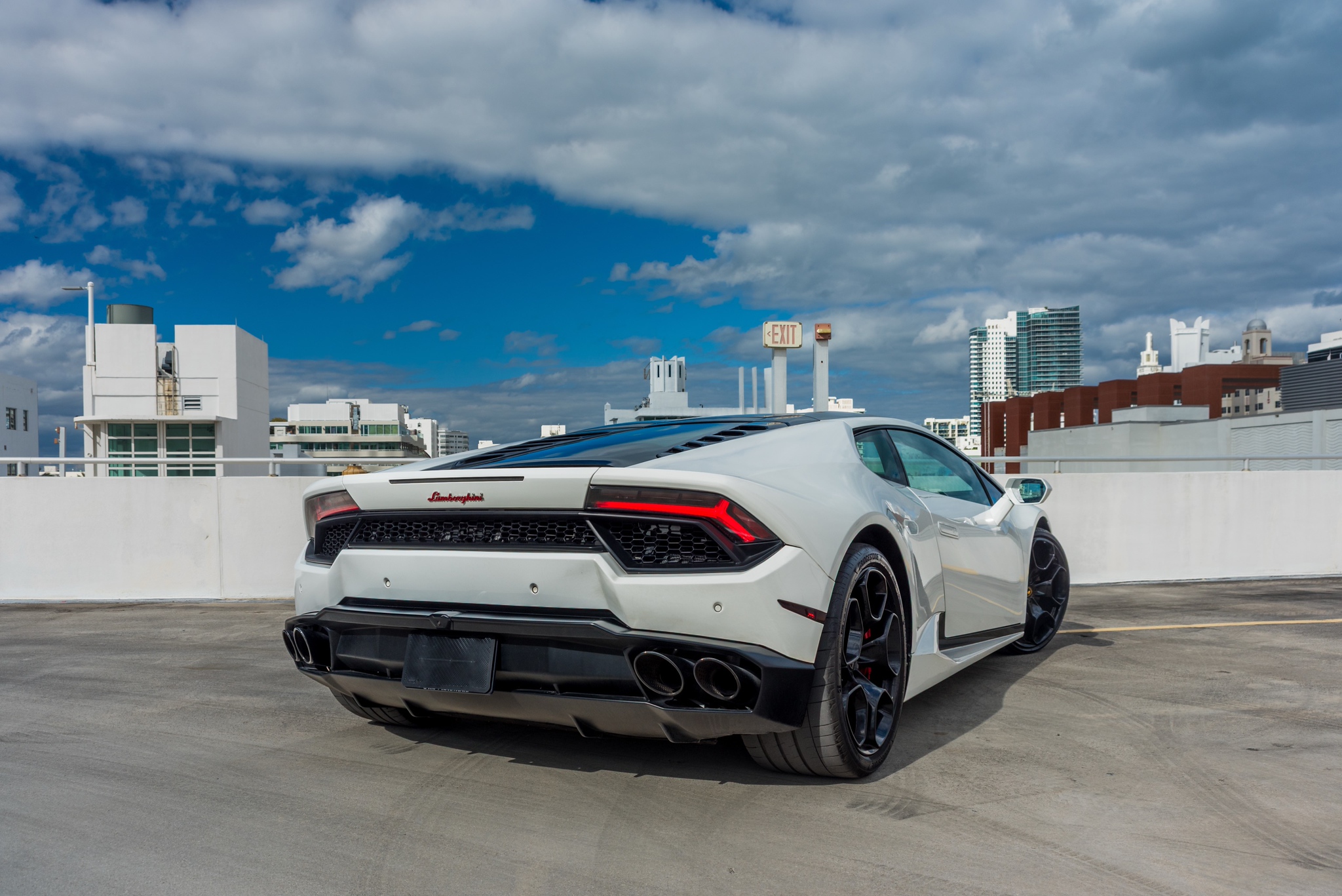 Lamborghini Huracan White