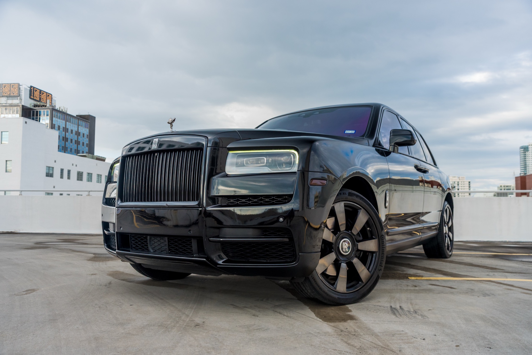 Rolls-Royce Cullinan Black