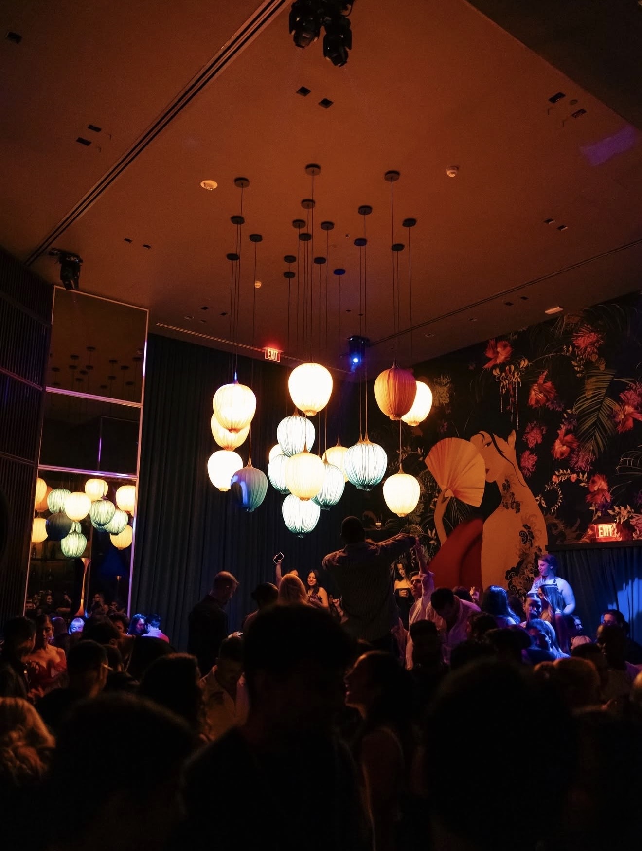 Gekkō Miami Lounge dining Miami